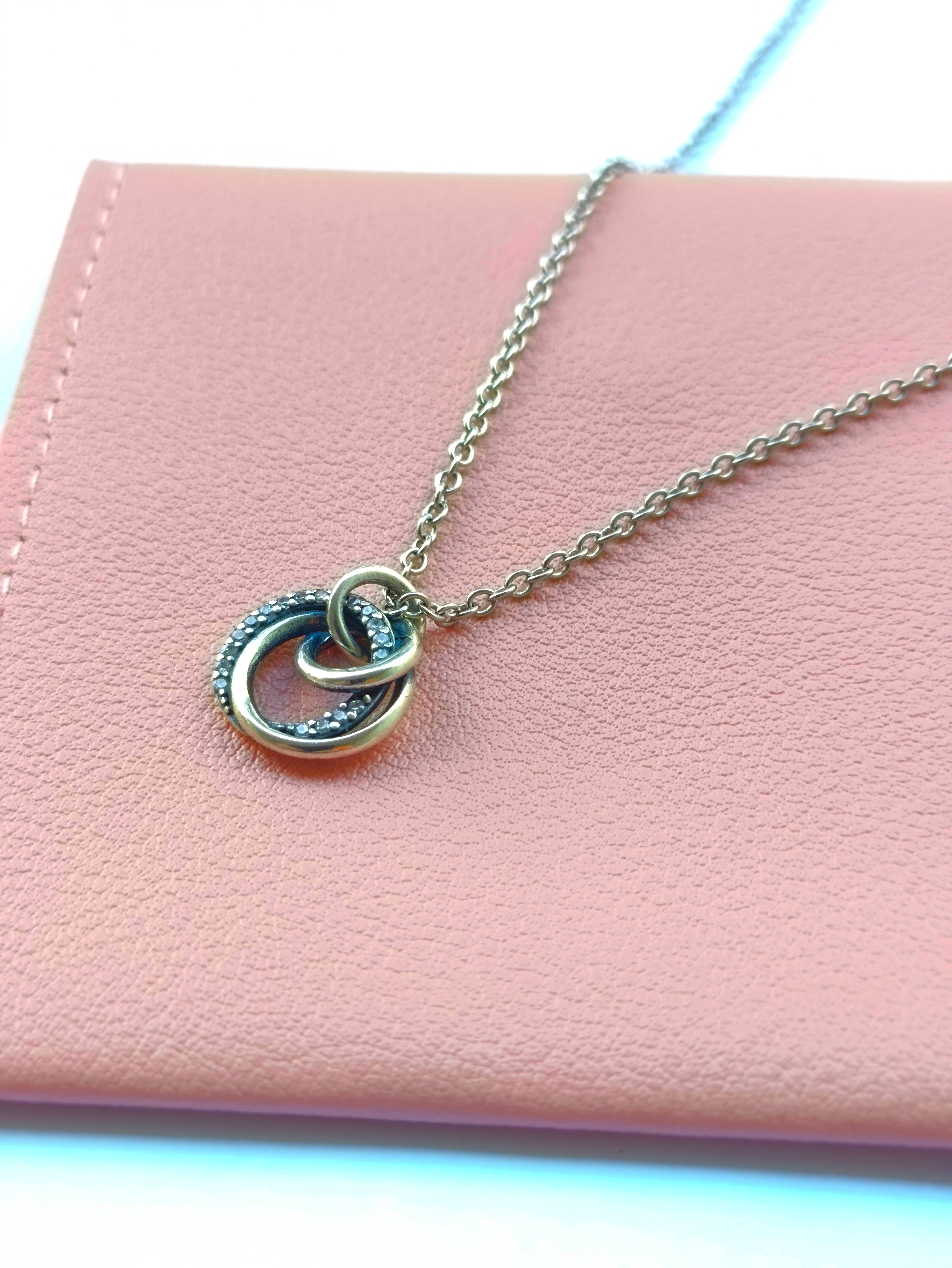 Collar Enlace Brillante de Tres Aros