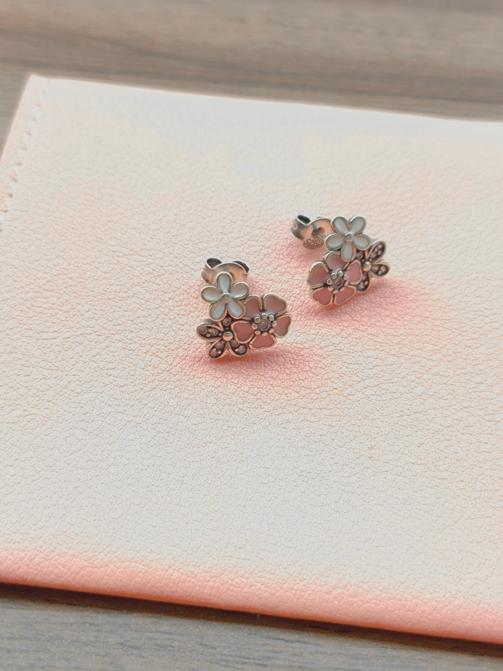 Arete Trío de Flores Brillantes – Plata 925