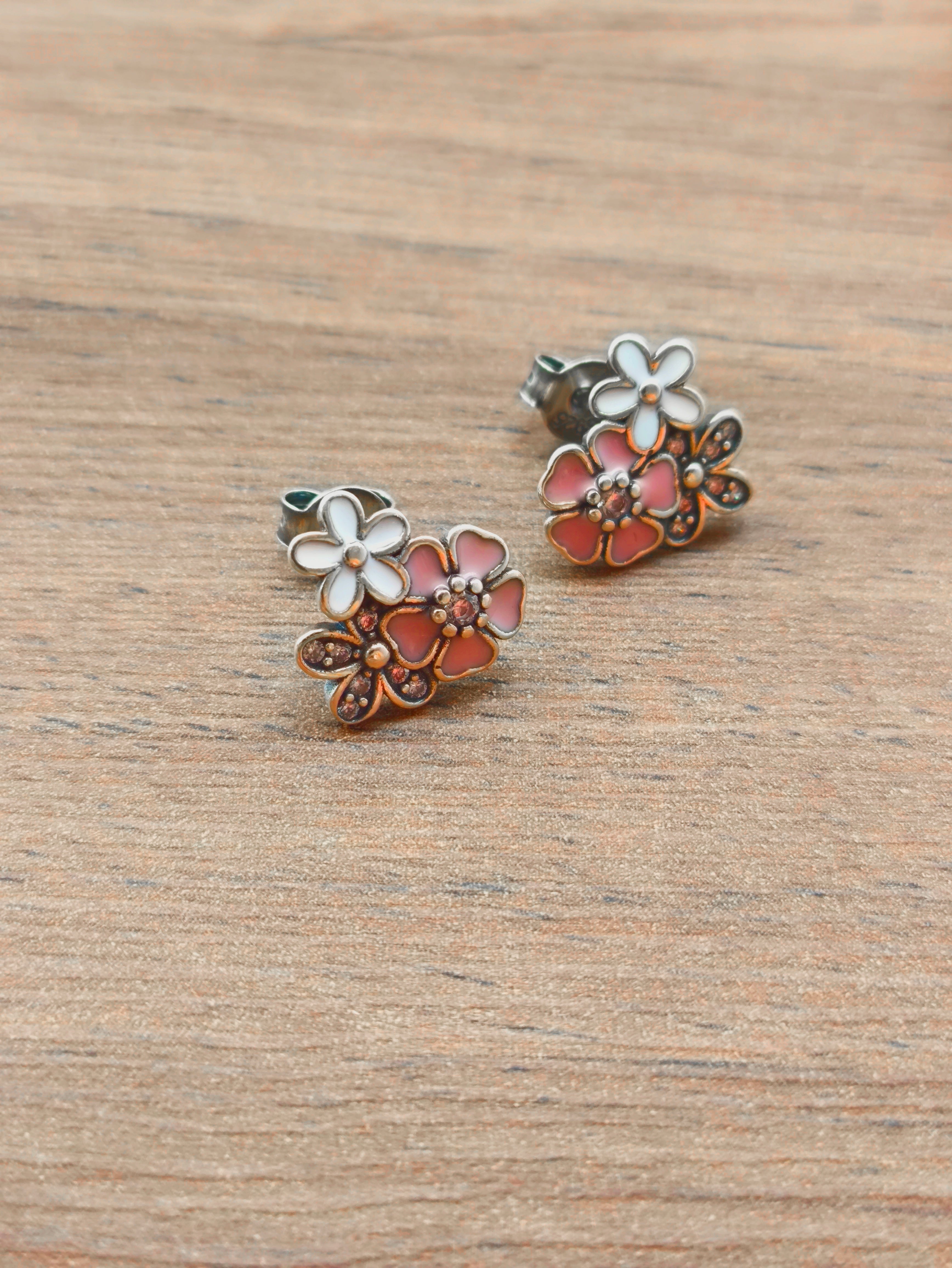 Arete Trío de Flores Brillantes – Plata 925