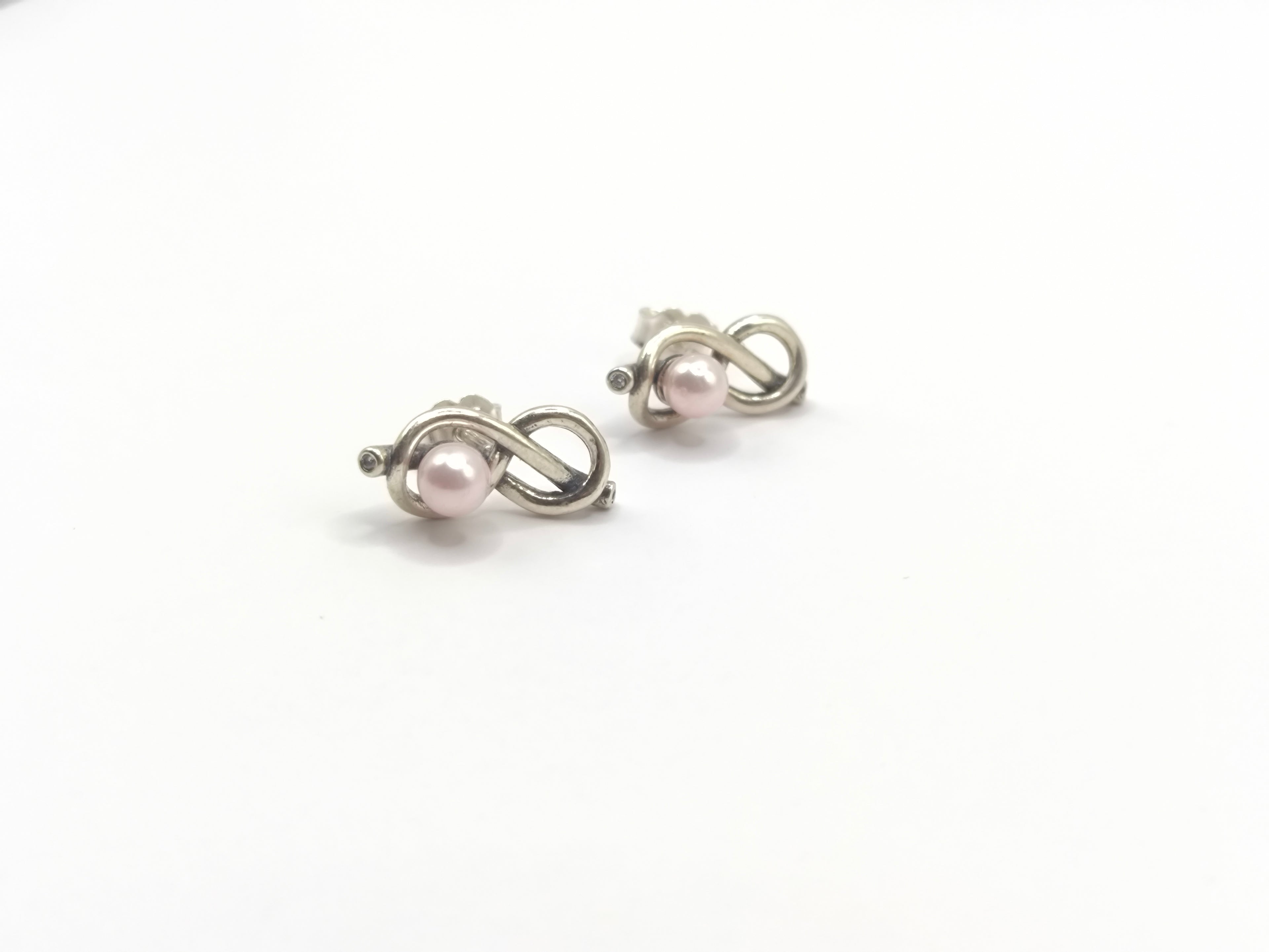 Aretes Perla Eterna – Infinito en Plata
